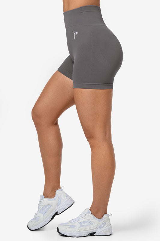Grey Lunge Scrunch Shorts - for dame - Famme - Shorts