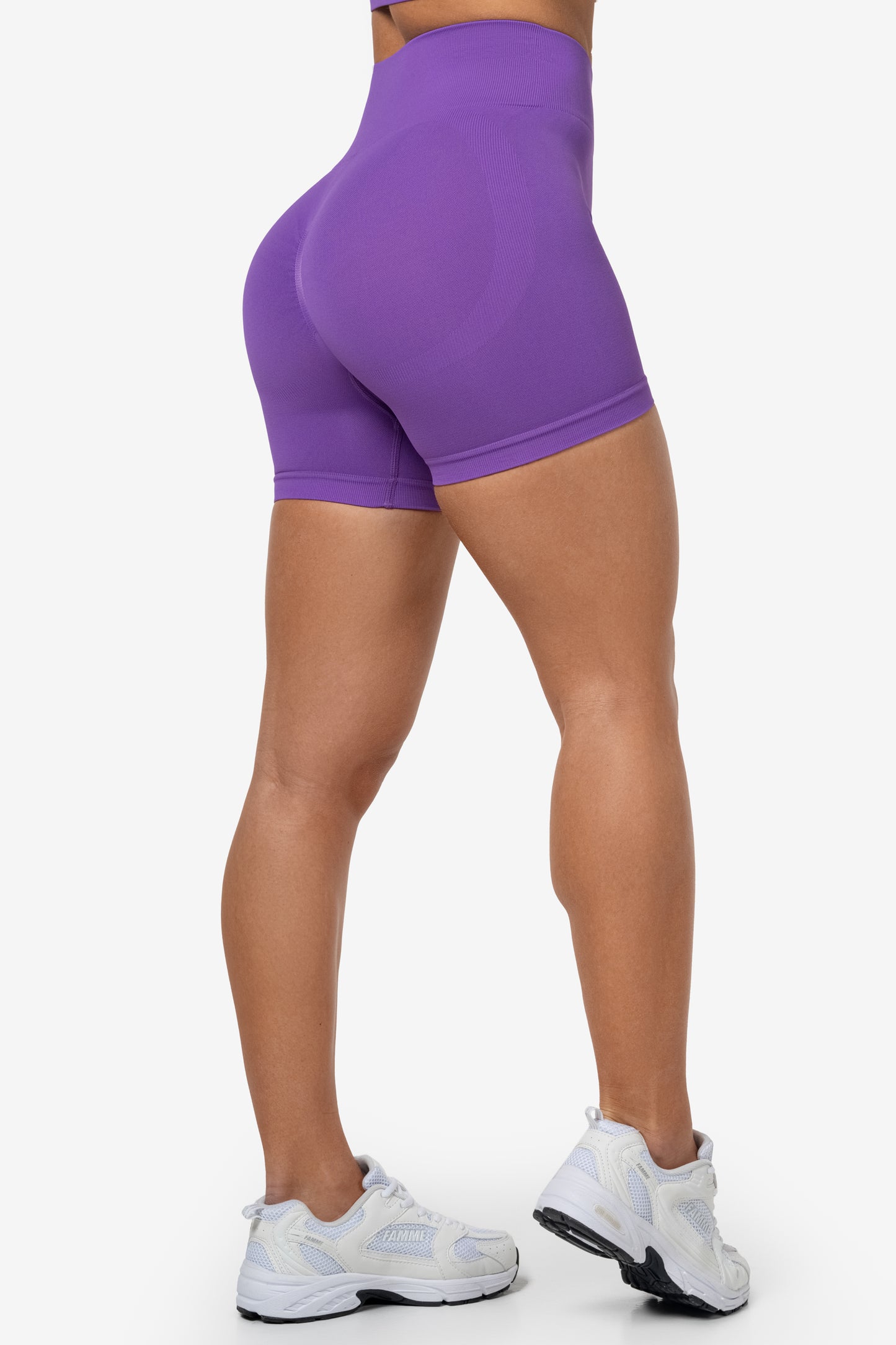 Purple Lunge Scrunch Shorts - for dame - Famme - Shorts